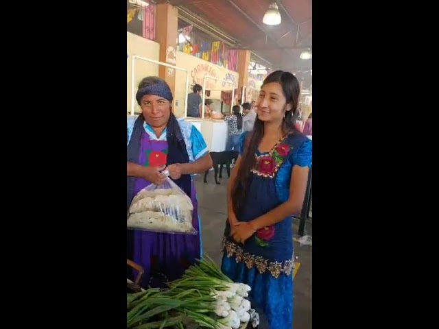 En el mercado de Tlacolula el apetito es fuerte