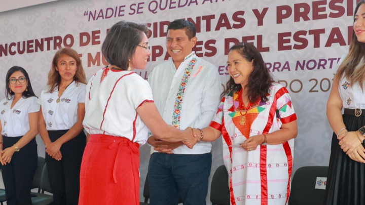 Refrenda Gobierno de Oaxaca asistencia a grupos más necesitados a través del DIF Estatal