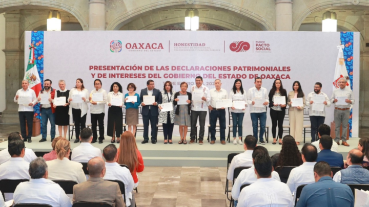 Presentan Gobernador de Oaxaca y Gabinete Legal y Ampliado, declaraciones patrimoniales