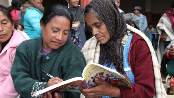 Avanza batalla contra el rezago educativo en mujeres oaxaqueñas