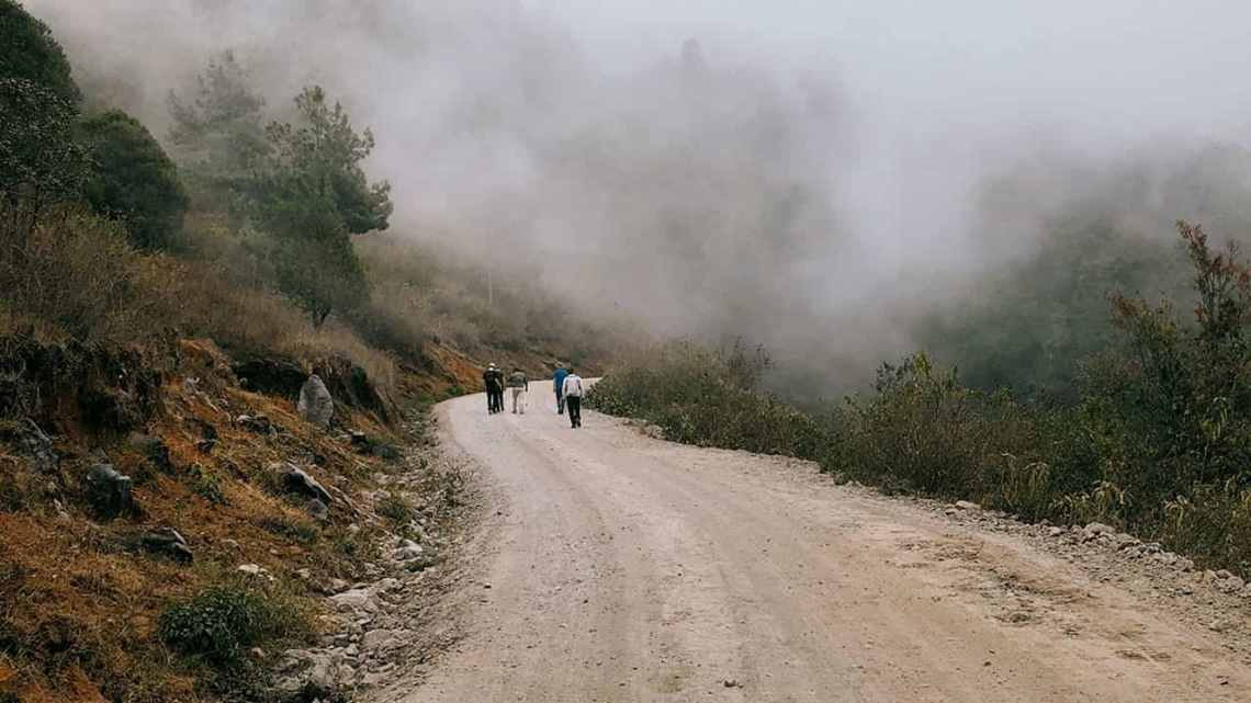 Informa el gobierno de Oaxaca que iniciarán las obras de caminos en la Mixteca y Sierra Sur