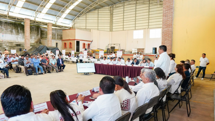 Ayuda mutua y diálogo, pide Gobierno de Oaxaca a pueblospara alcanzar el desarrollo