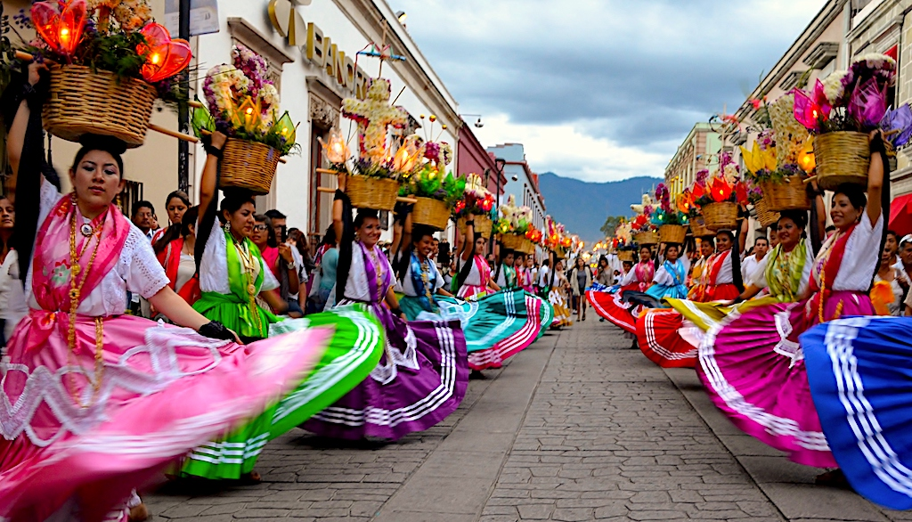 Guelaguetza 2023: Presenta Gobierno a Consejeros quienes sustituirán al Comité de Autenticidad