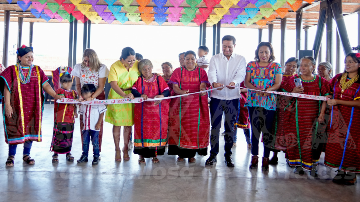 Inaugura Sectur Oaxaca Expo Venta Artesanal del pueblo Triqui