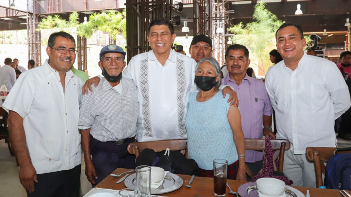 Reconoce Gobierno de Oaxaca contribución de familias voceadoras para fortalecer el pulso crítico de la sociedad