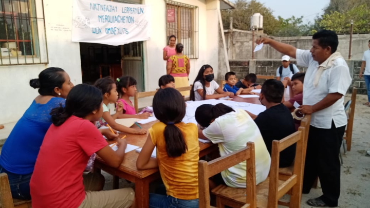 Imparte Seculta taller en ombeayiüts en San Mateo del Mar