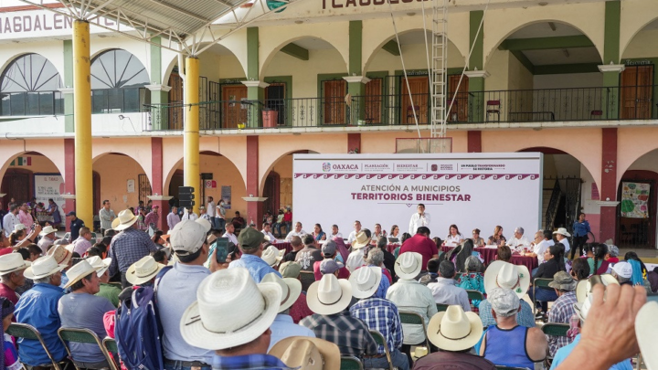 Presenta Gobierno del Estado acciones para cambiar el rostro de Magdalena Teitipac