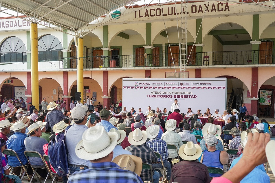 Presenta Gobierno del Estado acciones para cambiar el rostro de Magdalena Teitipac