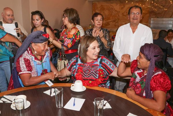 Ayer y hoy Xóchitl Gálvez Ruiz está en Oaxaca