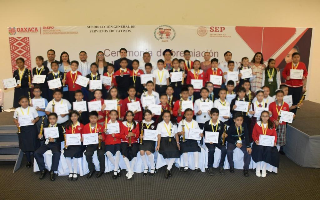 Entrega IEEPO premios a ganadores de la Olimpiada del Conocimiento Infantil 2023