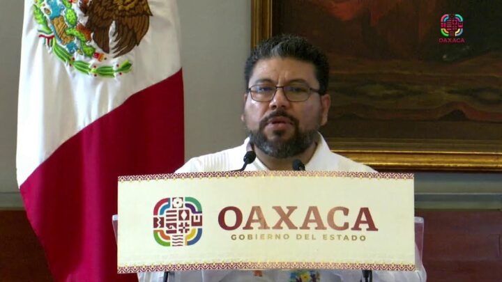 Conferencia prensa del Gobernador Salomón Jara desde Palacio de Gobierno 14/08/23