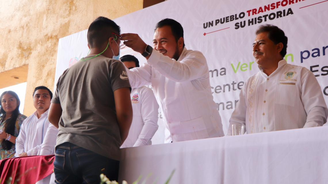 Se beneficiarán en Oaxaca a 20 mil estudiantes con lentes del programa Ver Bien para Aprender Mejor