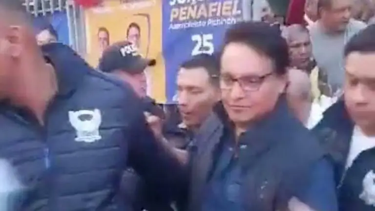 Puntea Xóchitl al FAM; ejecución de candidato presidencial en Ecuador