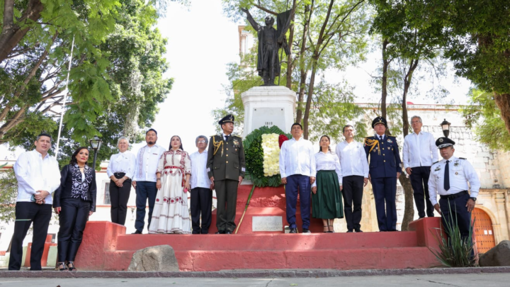 Rinde Salomón Jara honor a Don Miguel Hidalgo y Costilla