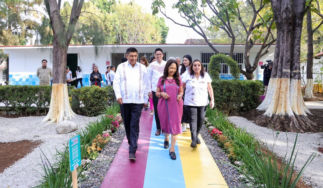 Oaxaca a la vanguardia en políticas de inclusión, inaugura Centro de Autismo Nyela To Bidao, abrazando a la niña y al niño