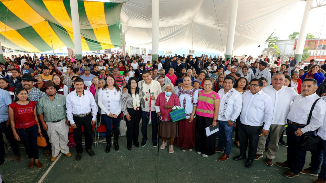 Beneficia Salomón Jara Cruz a San Agustín Amatengo con más de 17 mdp para proyectos a favor de la comunidad