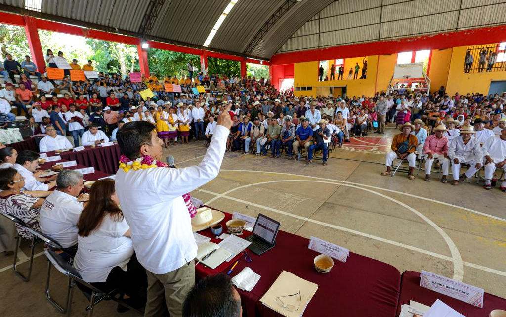 Atiende Gobierno del Estado rezago de infraestructura educativa en San Pedro Jicayán