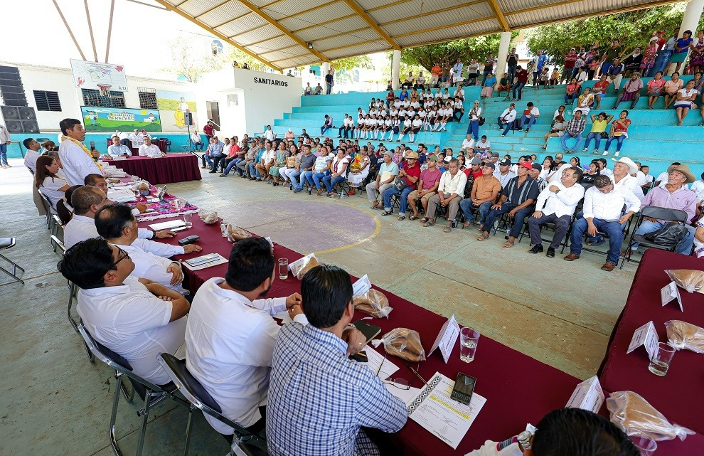 Estamos escribiendo el destino de San Pedro Atoyac con desarrollo y bienestar: Salomón Jara Cruz