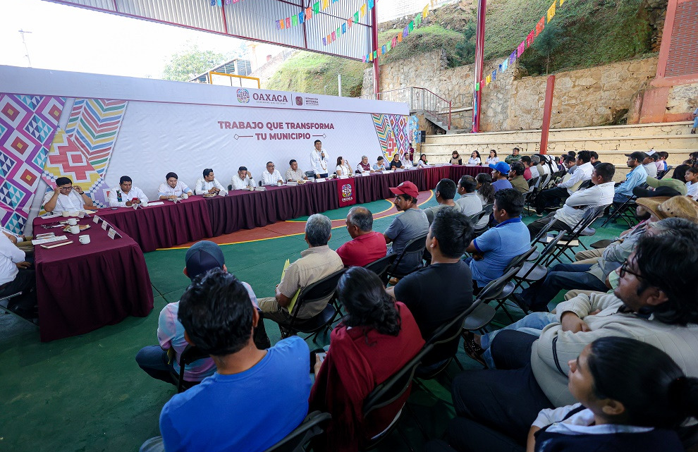 Con casi 13 mdp fortalece Gobierno de Oaxaca infraestructura educativa, caminos y vivienda de San Juan Juquila Vijanos