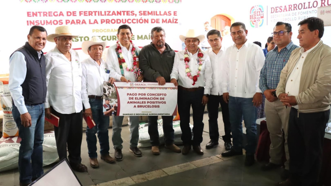 Con el programa Abasto Seguro de Maíz, Sefader beneficia a 153 productores y productoras de San Pablo Huixtepec